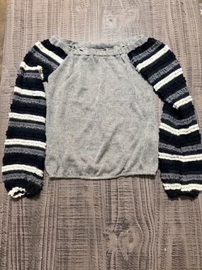 Ryu Off-the-Shoulder Grey Sweater with Striped Sleeves